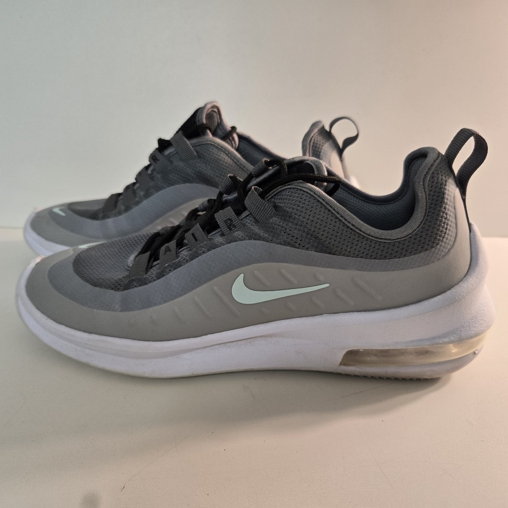 Nike Women's Size 7.5 Air Max Axis AA2168-001 Gray Running Sneaker Shoes EUC